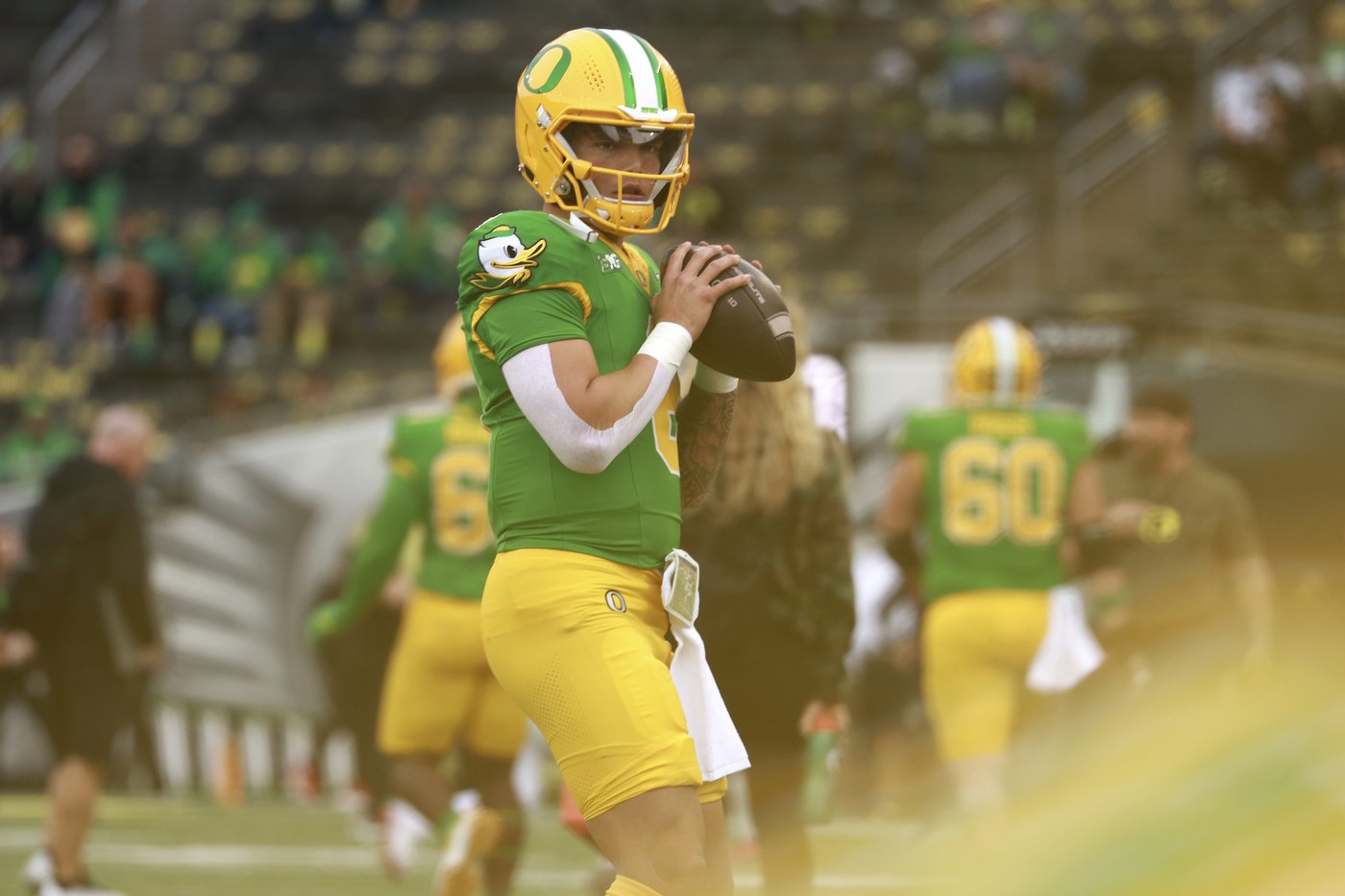 Gabriel breaks NCAA total TDs record and No. 1 Oregon downs Maryland 39-18 | iNFOnews.ca Gabriel breaks NCAA total TDs record and No. 1 Oregon downs Maryland 39-18 | iNFOnews.ca