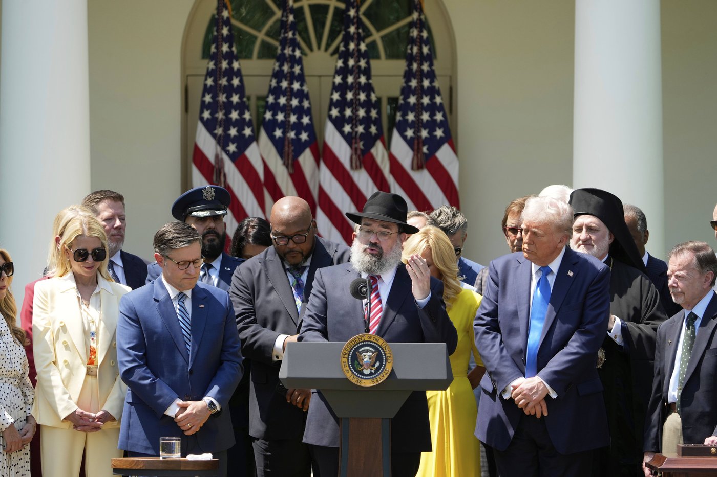 PHOTO COLLECTION: Trump-National Day of Prayer | iNFOnews.ca PHOTO COLLECTION: Trump-National Day of Prayer | iNFOnews.ca