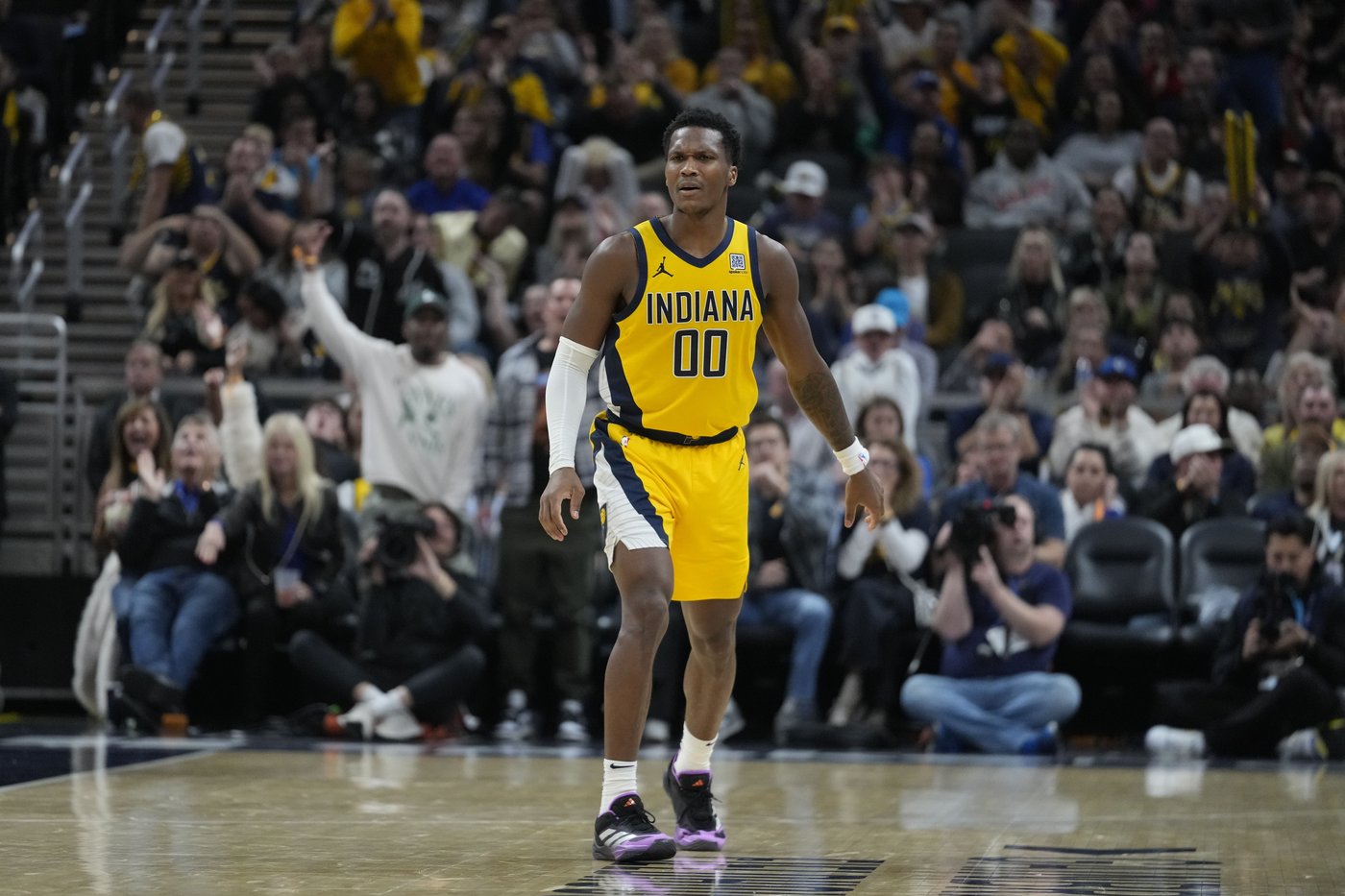 Mathurin, Haliburton power Indiana Pacers to 132-121 win over New York Knicks | iNFOnews.ca
