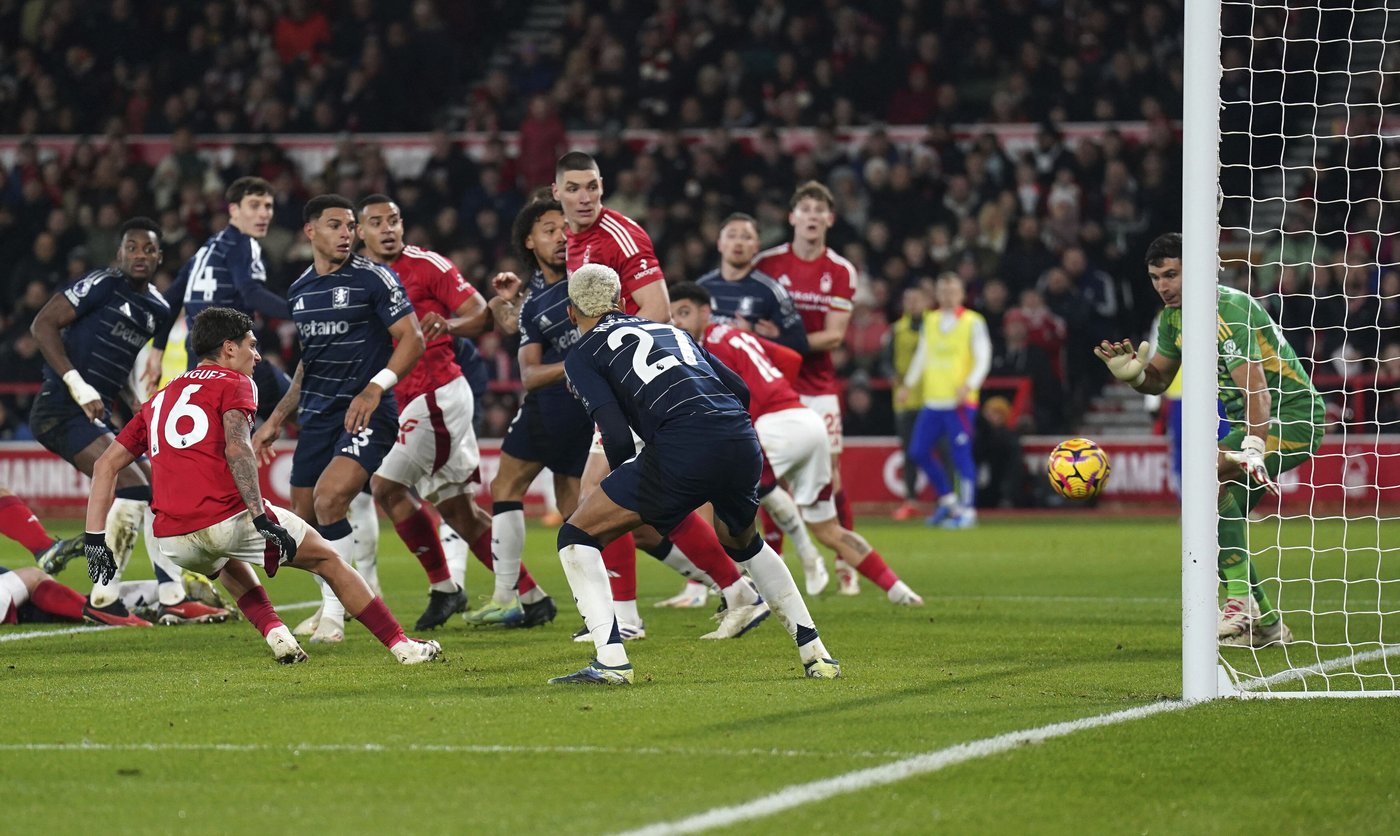 Emi Martinez produces astonishing behind-the-back save for Aston Villa | iNFOnews.ca Emi Martinez produces astonishing behind-the-back save for Aston Villa | iNFOnews.ca
