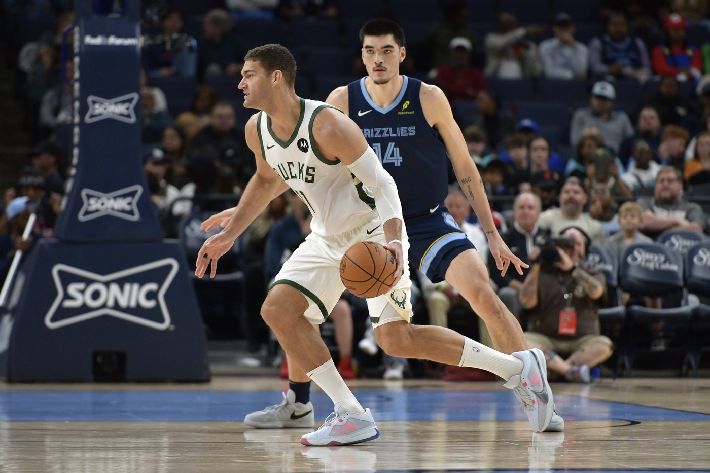 Morant's triple-double helps Grizzlies build big lead and coast to 122-99 victory over Bucks | iNFOnews.ca Morant's triple-double helps Grizzlies build big lead and coast to 122-99 victory over Bucks | iNFOnews.ca