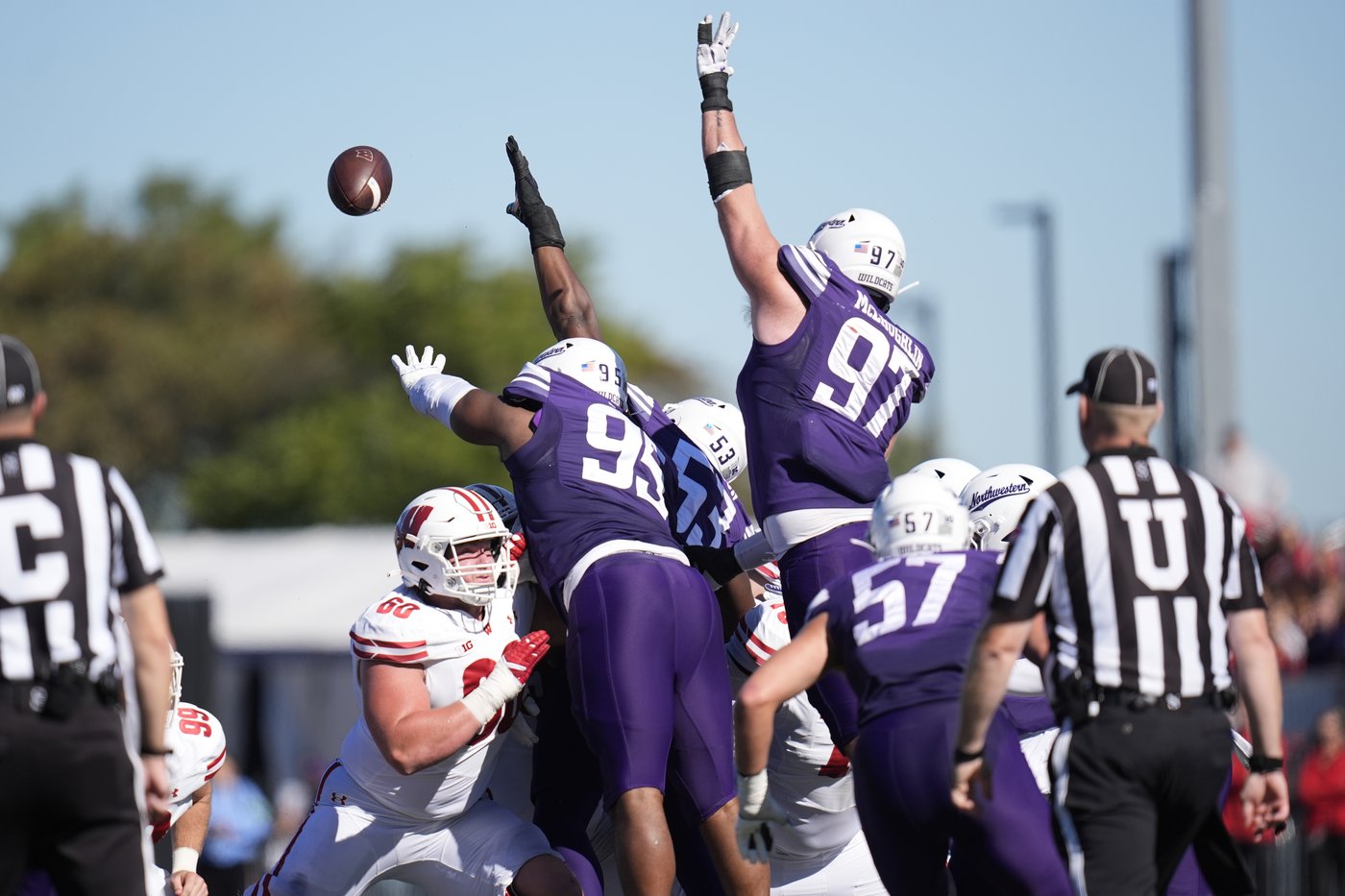 Walker, Locke lead the way as Wisconsin beats Northwestern 23-3 | iNFOnews.ca Walker, Locke lead the way as Wisconsin beats Northwestern 23-3 | iNFOnews.ca