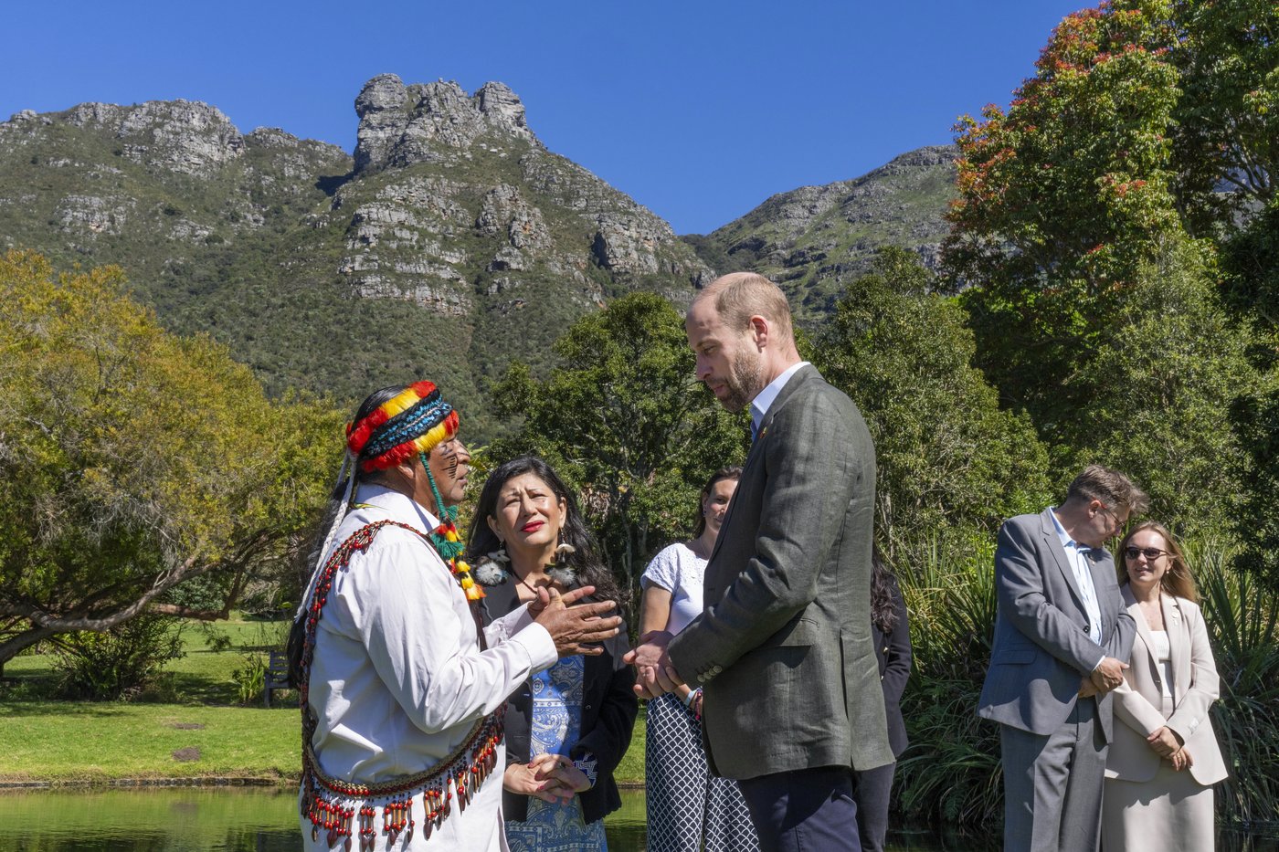 Prince William, in biodegradable sneakers, attends his Earthshot environment awards in South Africa | iNFOnews.ca Prince William, in biodegradable sneakers, attends his Earthshot environment awards in South Africa | iNFOnews.ca
