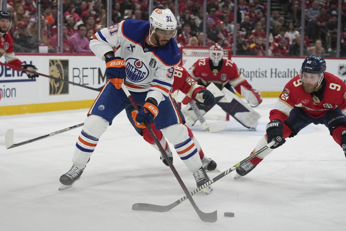 Edmonton Oilers deal winger Evander Kane to Vancouver Canucks for fourth-round pick | iNFOnews.ca Edmonton Oilers deal winger Evander Kane to Vancouver Canucks for fourth-round pick | iNFOnews.ca