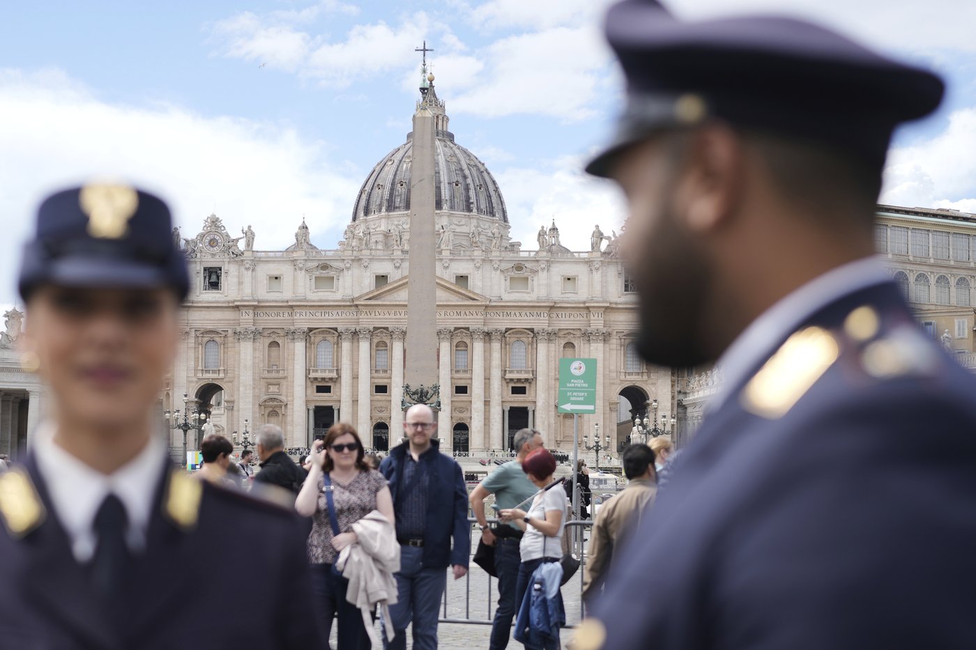 PHOTO COLLECTION: Vatican Pope Security | iNFOnews.ca PHOTO COLLECTION: Vatican Pope Security | iNFOnews.ca