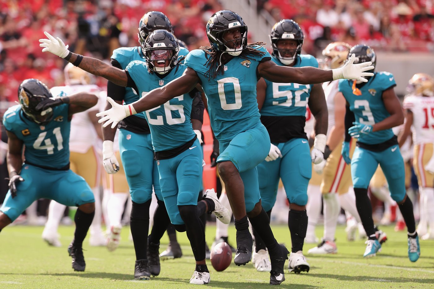 Linebacker Devin Lloyd is a defensive catalyst for the Jaguars' surprising start to the season | iNFOnews.ca