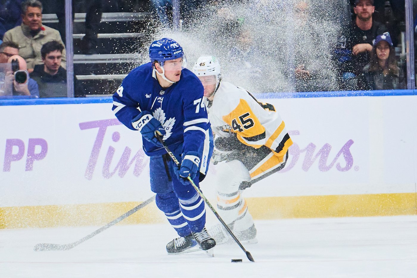 Maple Leafs erase three-goal deficit in the third period to stun Penguins 4-3 | iNFOnews.ca Maple Leafs erase three-goal deficit in the third period to stun Penguins 4-3 | iNFOnews.ca