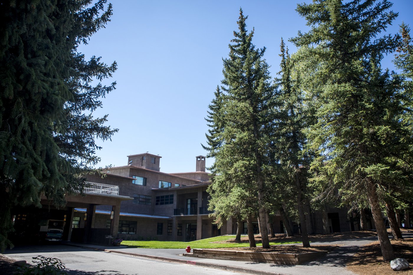 Hundreds may have been exposed to rabies at bat-infested cabins in Grand Teton National Park | iNFOnews.ca Hundreds may have been exposed to rabies at bat-infested cabins in Grand Teton National Park | iNFOnews.ca