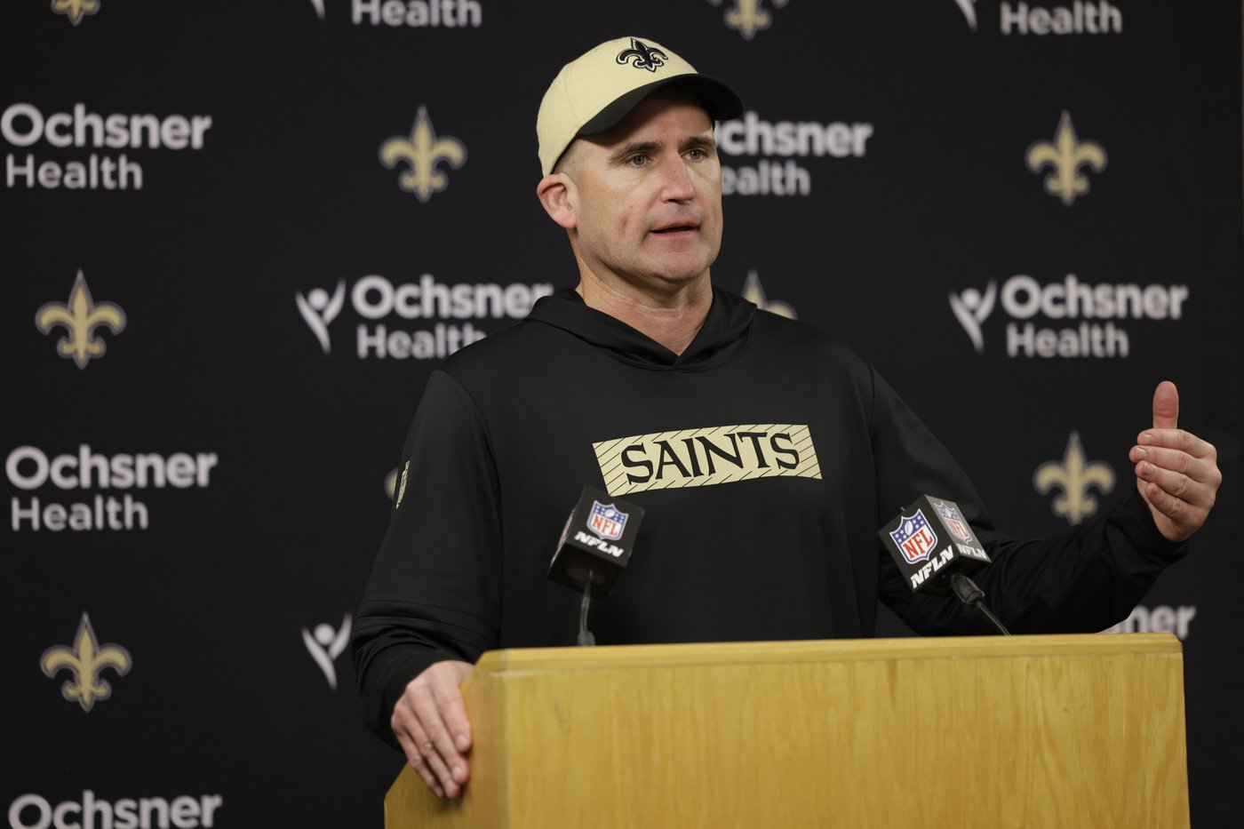 Raiders and Saints clash with eyes on their organizations' respective futures | iNFOnews.ca