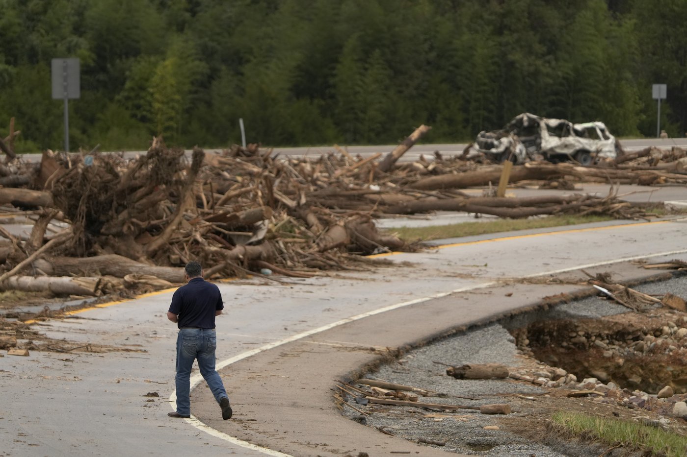 When will the power return? Weary Carolinas residents long for relief after Helene's fury | iNFOnews.ca