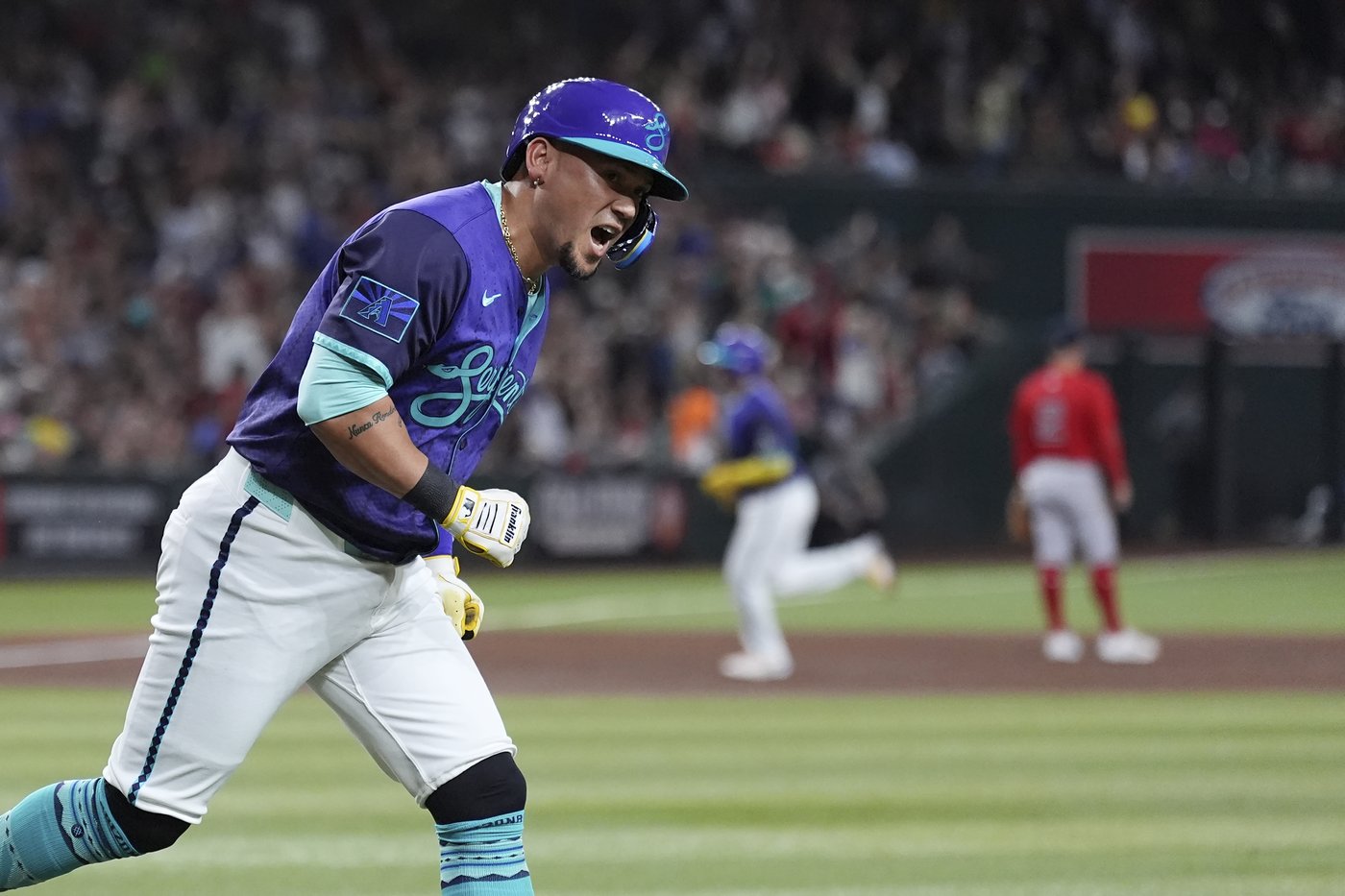 Carroll hits 30th home run and Diamondbacks pull away late to beat Red Sox 10-5 | iNFOnews.ca Carroll hits 30th home run and Diamondbacks pull away late to beat Red Sox 10-5 | iNFOnews.ca