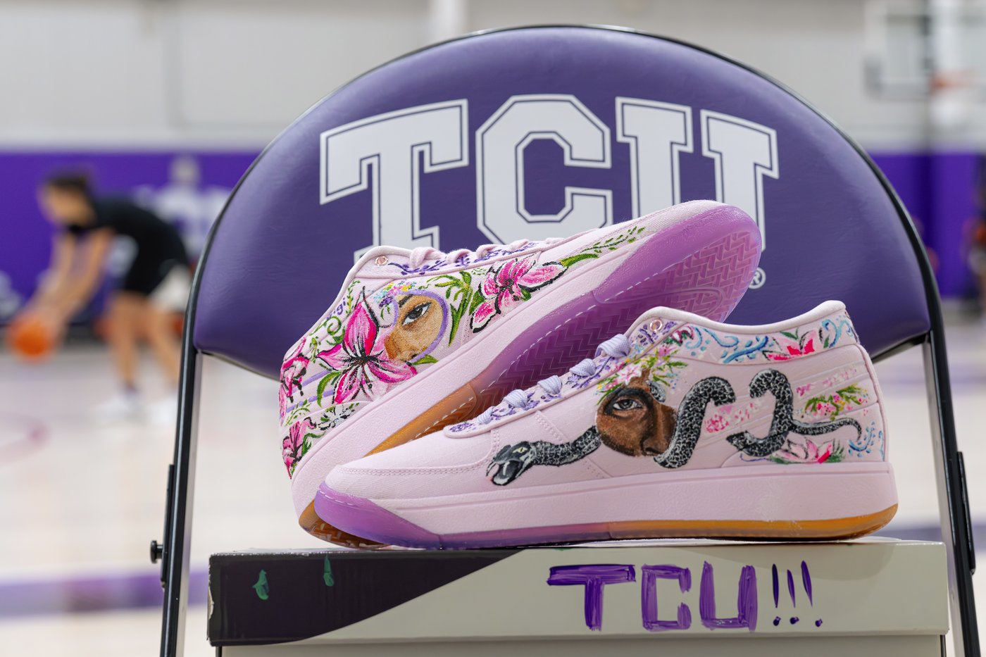 Cal guard Jayda Noble paints custom shoes to express her artistic side when she leaves the court | iNFOnews.ca Cal guard Jayda Noble paints custom shoes to express her artistic side when she leaves the court | iNFOnews.ca