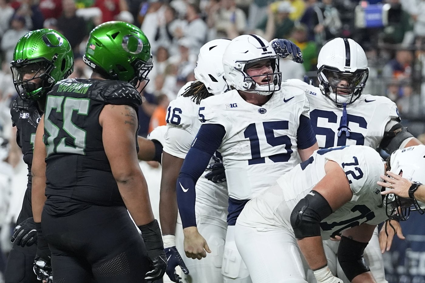 Oregon, Penn State amass 55 points to set Big Ten title game 1st-half scoring record | iNFOnews.ca Oregon, Penn State amass 55 points to set Big Ten title game 1st-half scoring record | iNFOnews.ca
