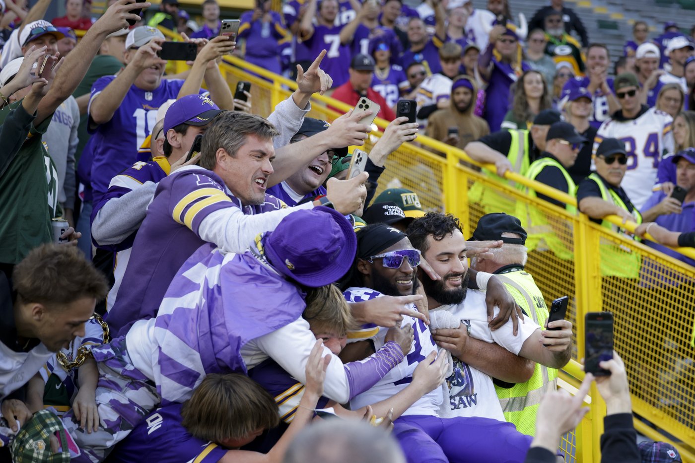 The unbeaten Vikings are embracing Aaron Jones and effectively running the ball | iNFOnews.ca The unbeaten Vikings are embracing Aaron Jones and effectively running the ball | iNFOnews.ca