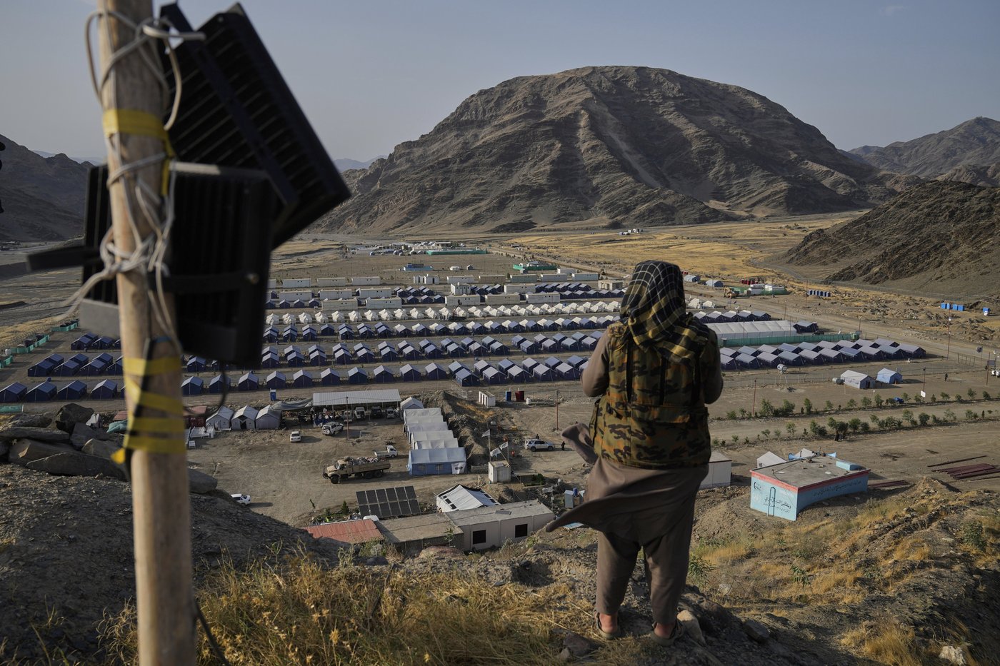 The Taliban criticize neighboring countries for their mass expulsion of Afghans | iNFOnews.ca The Taliban criticize neighboring countries for their mass expulsion of Afghans | iNFOnews.ca