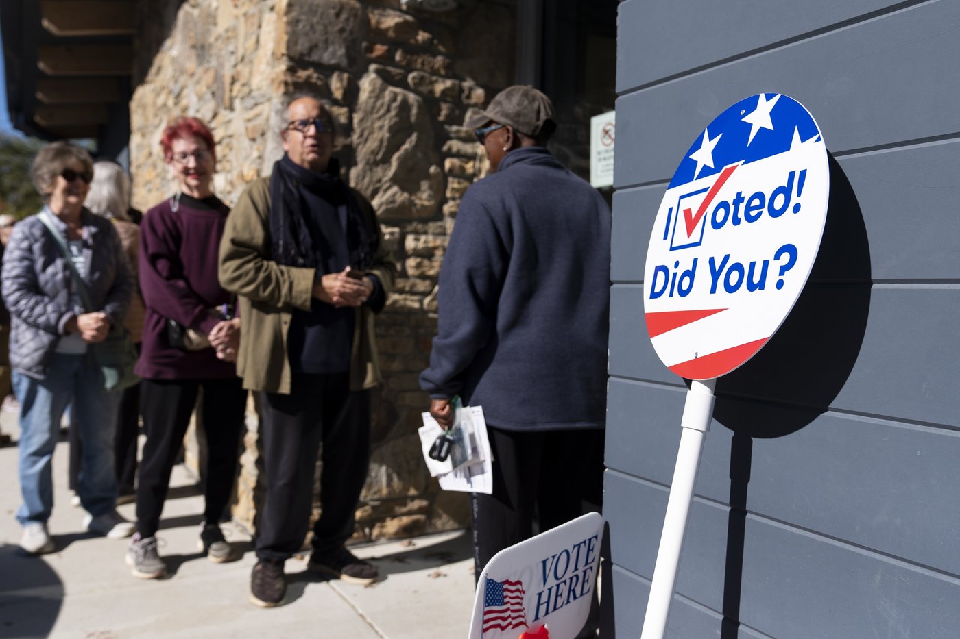 Battleground North Carolina sees strong early voting, despite obstacles created by Helene | iNFOnews.ca