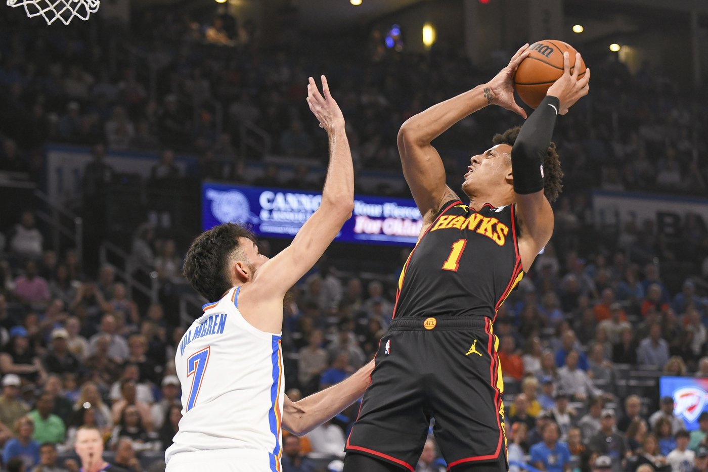 Gilgeous-Alexander's 35 points help Thunder pull away for 128-104 win over Hawks | iNFOnews.ca