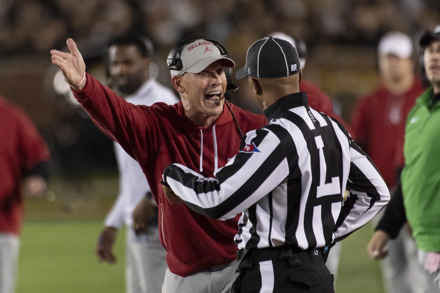 Oklahoma's president, AD back coach Brent Venables amid rough season | iNFOnews.ca Oklahoma's president, AD back coach Brent Venables amid rough season | iNFOnews.ca
