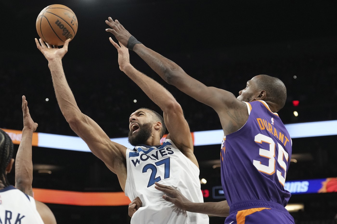 Anthony Edwards scores 33 points as Timberwolves beat Suns 121-113 for 4th straight win | iNFOnews.ca