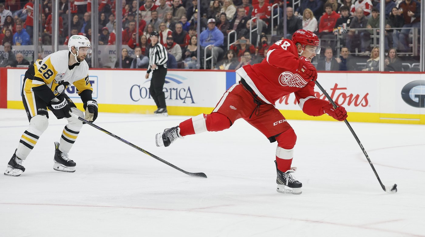 Compher's power-play goal lifts Red Wings past Penguins 4-2 | iNFOnews.ca Compher's power-play goal lifts Red Wings past Penguins 4-2 | iNFOnews.ca