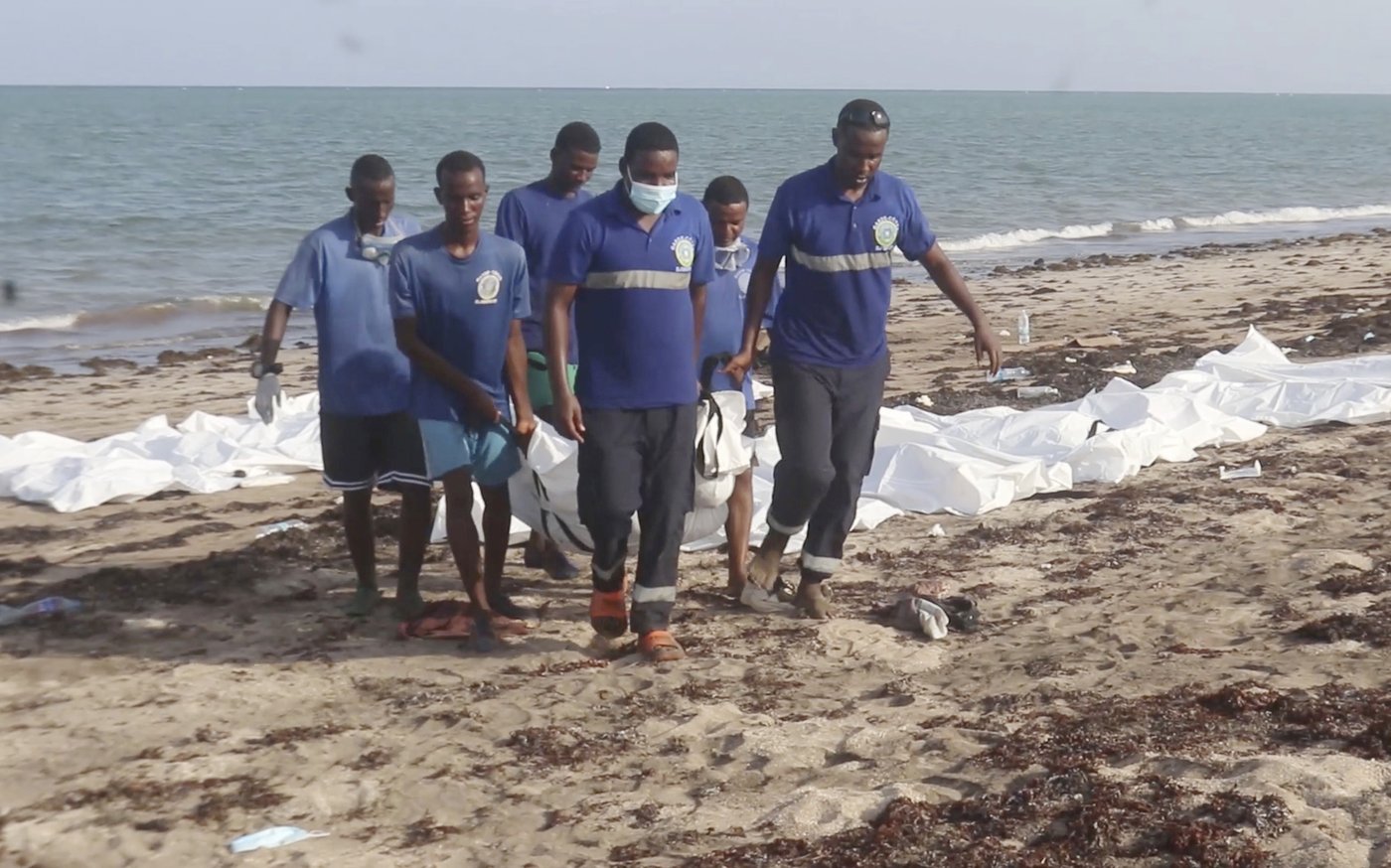 Dozens of migrants still missing off Djibouti's coast after smugglers forced them out of boats | iNFOnews.ca Dozens of migrants still missing off Djibouti's coast after smugglers forced them out of boats | iNFOnews.ca