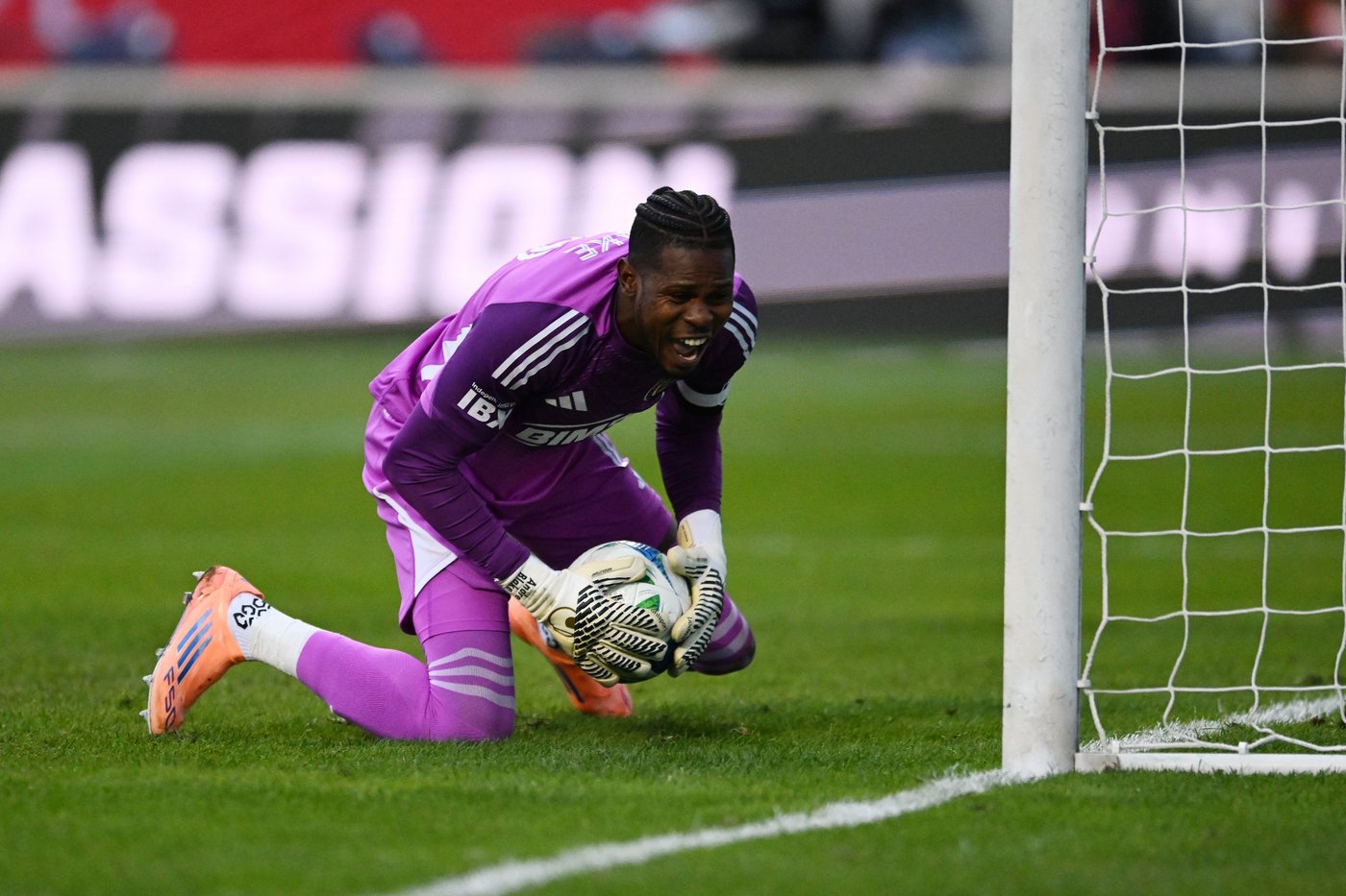 Tai Baribo scores 2 goals, Union beats Fire 3-0 to sweep first-round series | iNFOnews.ca Tai Baribo scores 2 goals, Union beats Fire 3-0 to sweep first-round series | iNFOnews.ca