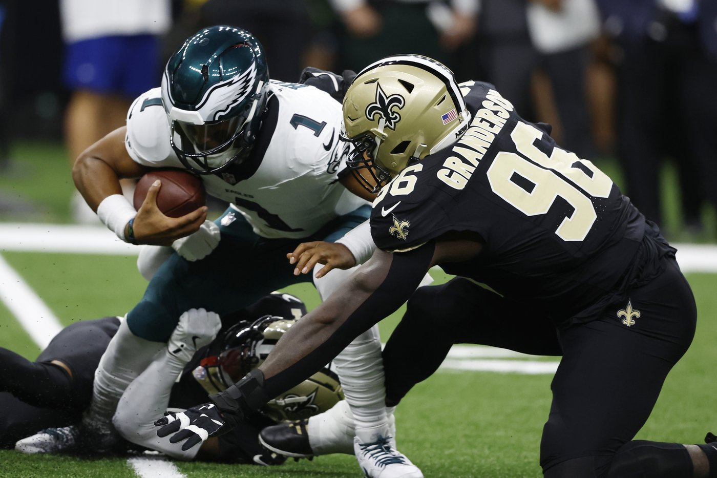 Saquon Barkley's 2 fourth-quarter TDs lift Eagles over Saints in a defensive 15-12 thriller | iNFOnews.ca Saquon Barkley's 2 fourth-quarter TDs lift Eagles over Saints in a defensive 15-12 thriller | iNFOnews.ca
