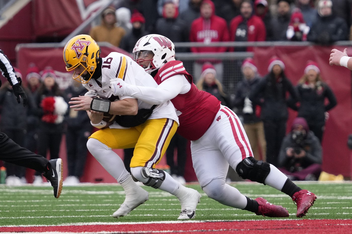 Brosmer's three touchdowns lead Minnesota to road win against Wisconsin | iNFOnews.ca Brosmer's three touchdowns lead Minnesota to road win against Wisconsin | iNFOnews.ca