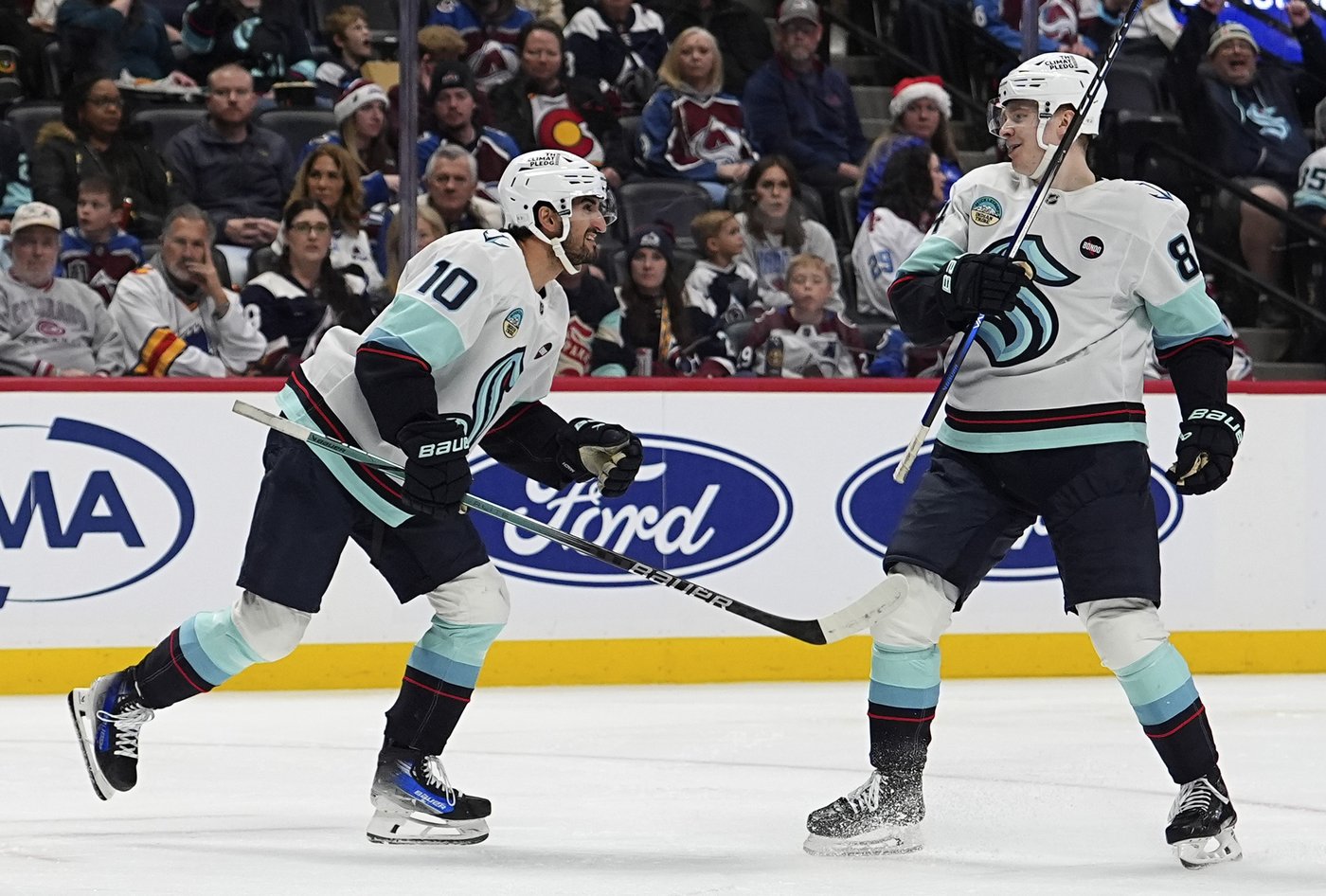 Kiviranta records hat trick, MacKinnon notches 2 assists as Avalanche beat Kraken 5-2 | iNFOnews.ca Kiviranta records hat trick, MacKinnon notches 2 assists as Avalanche beat Kraken 5-2 | iNFOnews.ca