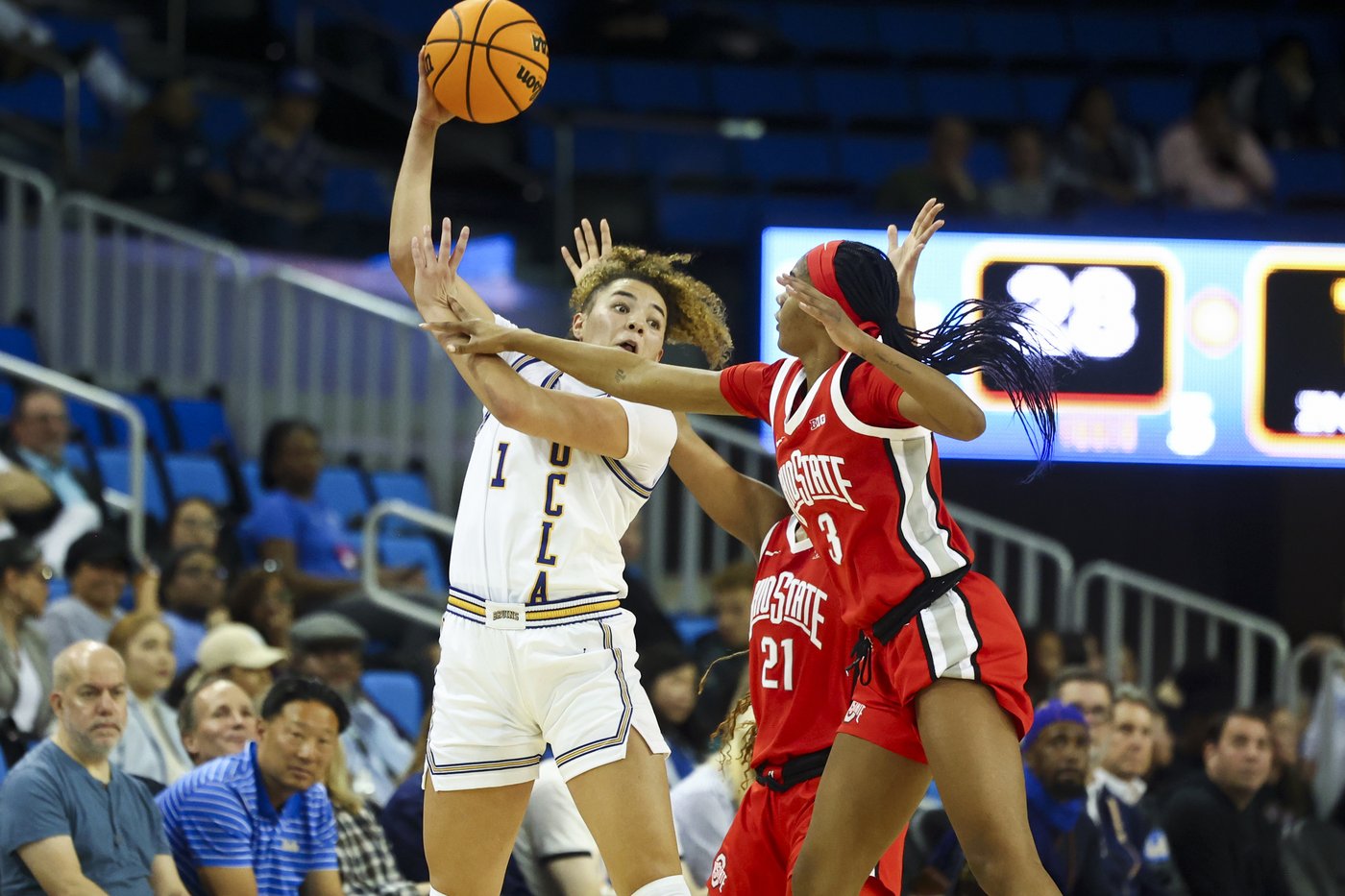 Top-ranked UCLA sets school record with 22nd straight win. | iNFOnews.ca