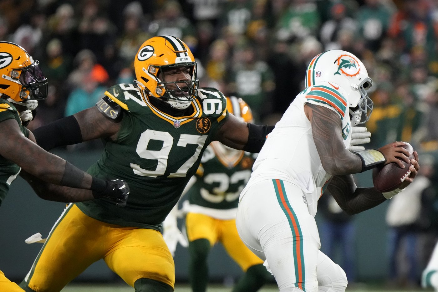 Dolphins' struggles in the cold continue with 30-17 loss to Packers at Lambeau Field | iNFOnews.ca