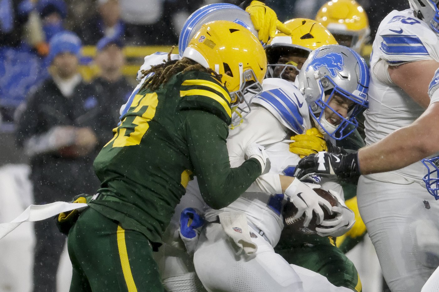 Packers' pass rushers attempt to make statement as they open post-Smith era against struggling Bears | iNFOnews.ca
