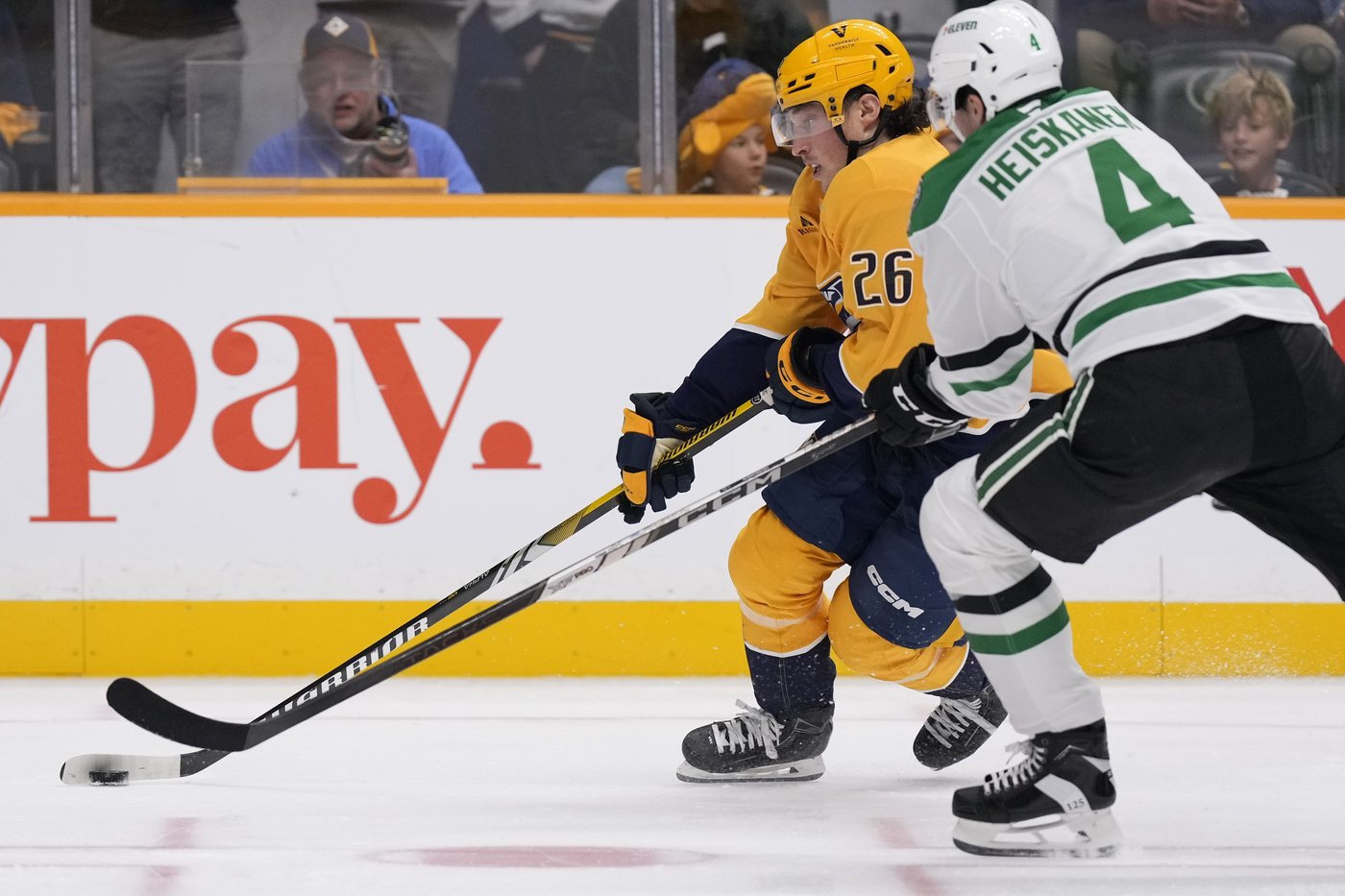 Dallas Stars score 4 goals in 5 shots to take down Predators 4-3 in both teams' season opener | iNFOnews.ca