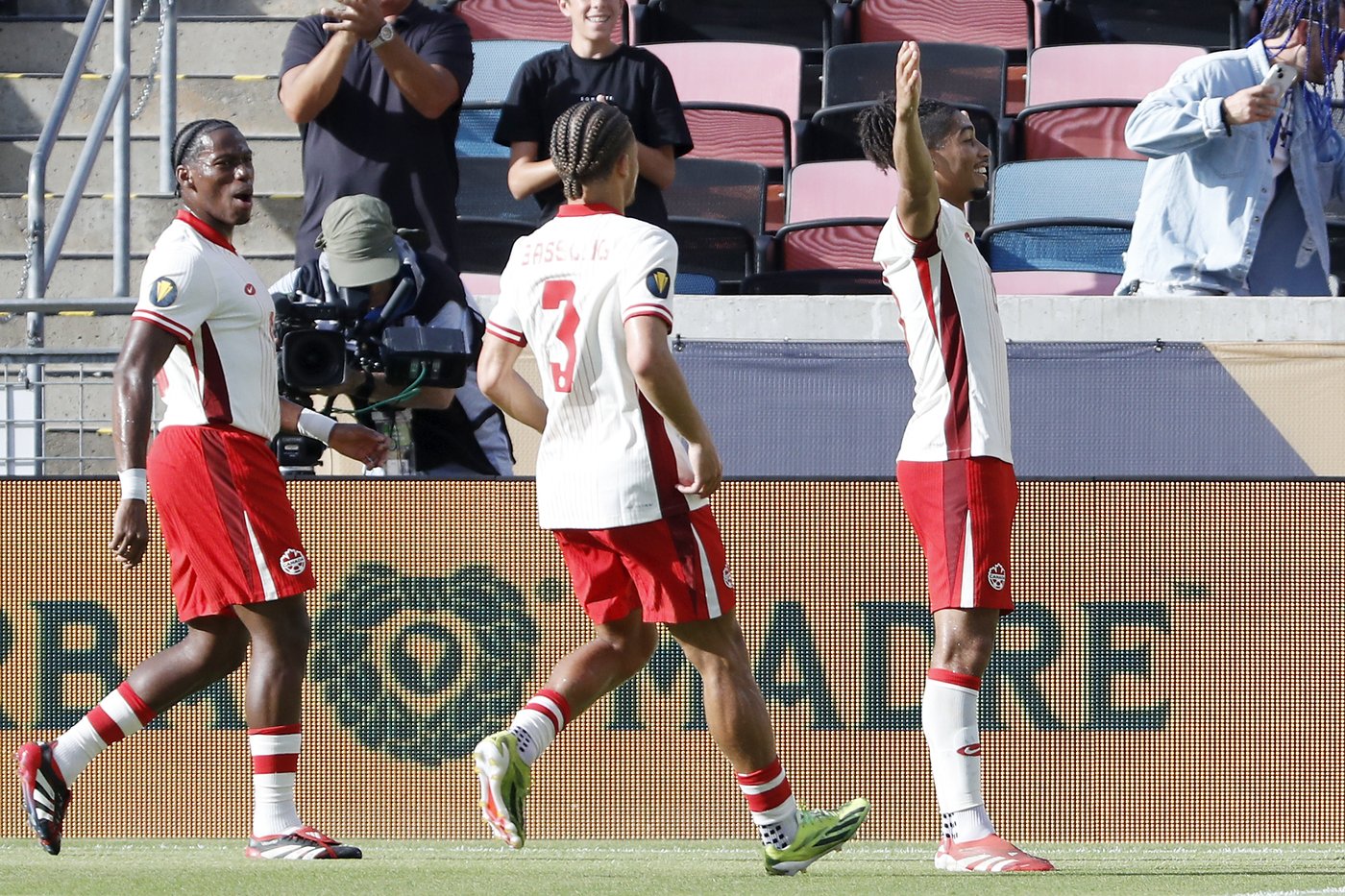 Curaçao draws 1-1 with Canada in CONCACAF Gold Cup after Antonisse's stoppage-time goal | iNFOnews.ca