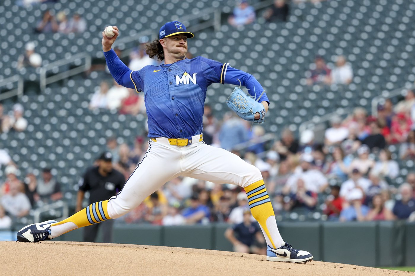 Paddack honored with soaking surprise after taking rare start into 8th inning for surging Twins | iNFOnews.ca