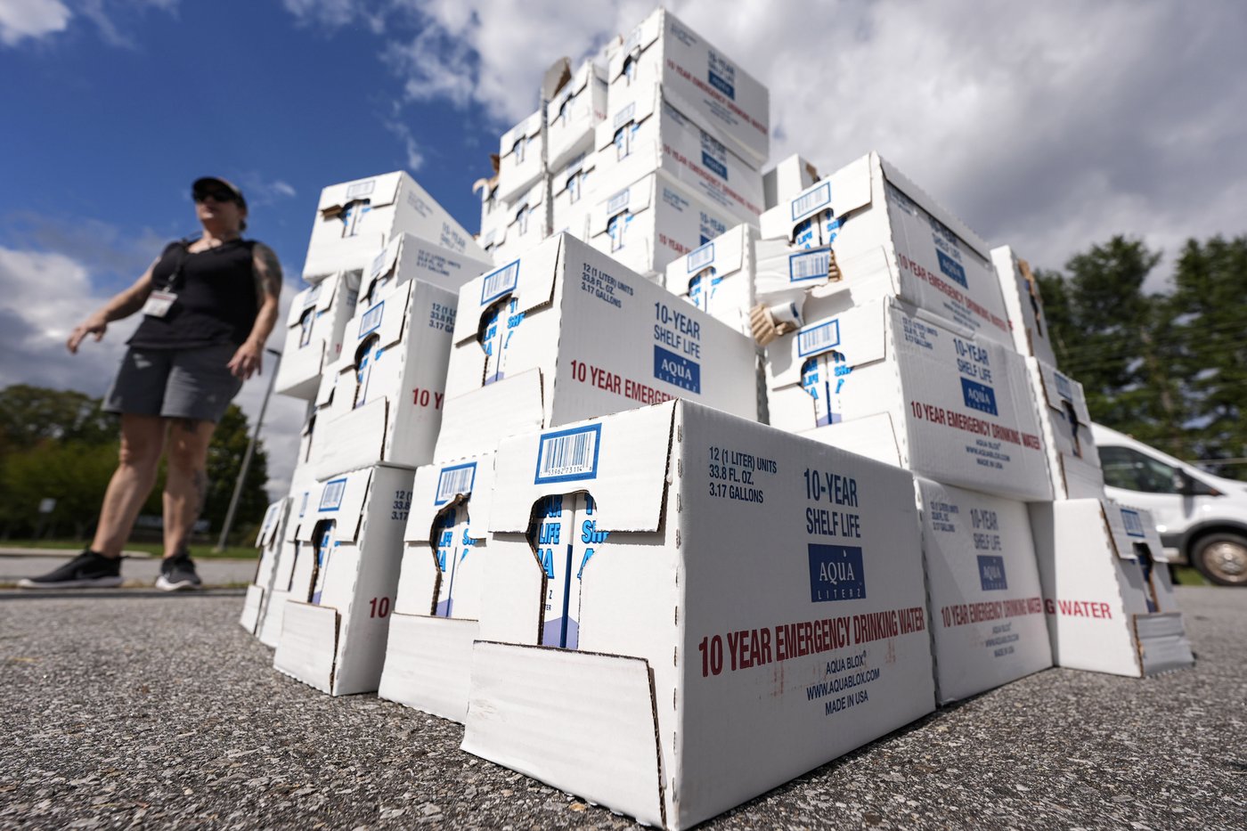 A week after Helene hit, thousands still without water struggle to find enough | iNFOnews.ca A week after Helene hit, thousands still without water struggle to find enough | iNFOnews.ca