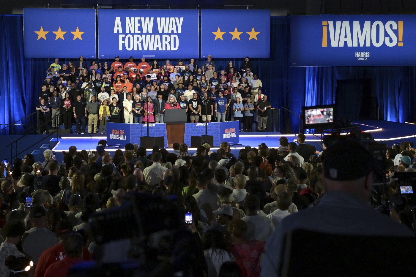 Harris trolls Trump at Vegas rally and LA fundraiser, says her crowds are 'pretty big' | iNFOnews.ca Harris trolls Trump at Vegas rally and LA fundraiser, says her crowds are 'pretty big' | iNFOnews.ca