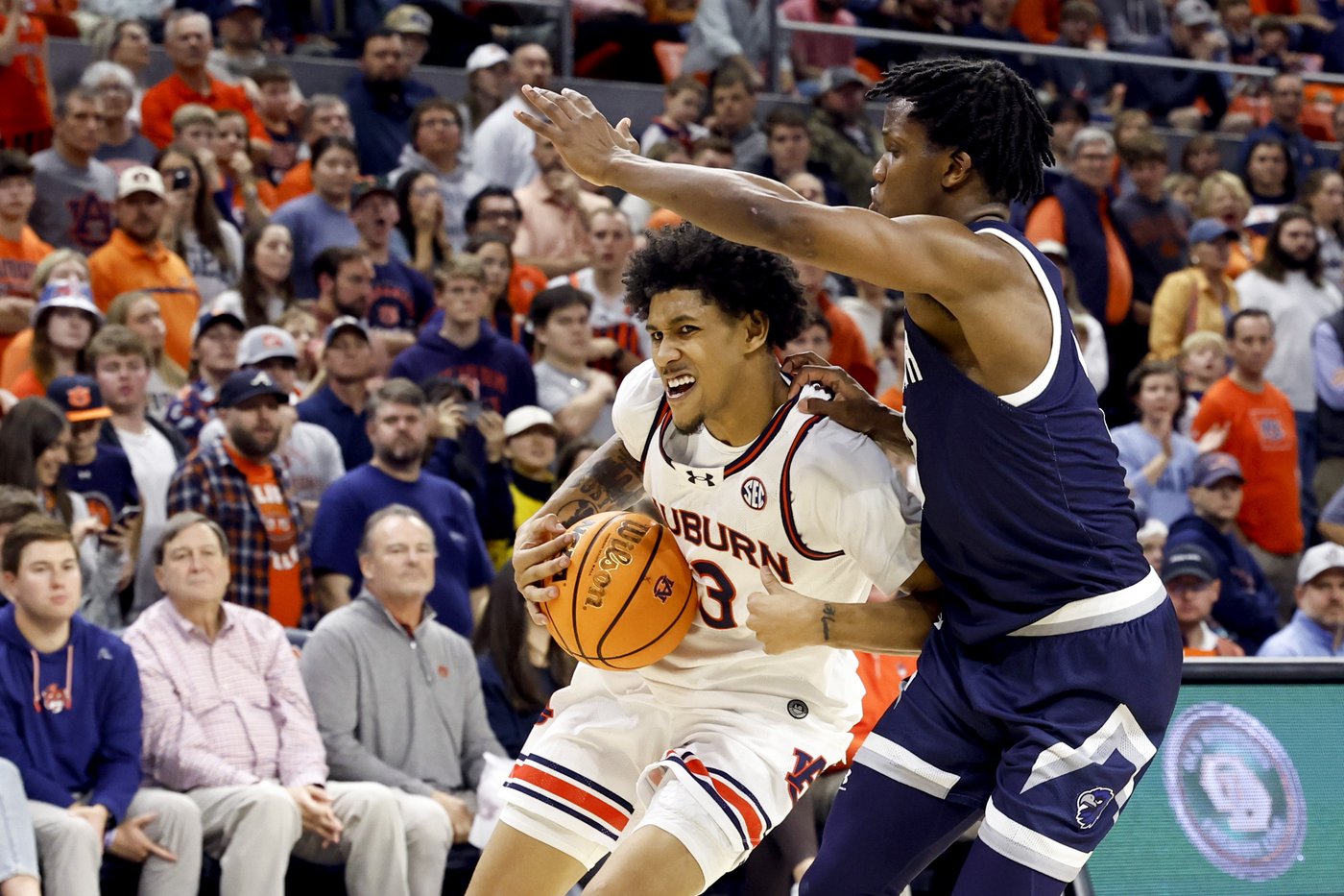 No. 2 Auburn routs Monmouth | iNFOnews.ca No. 2 Auburn routs Monmouth | iNFOnews.ca