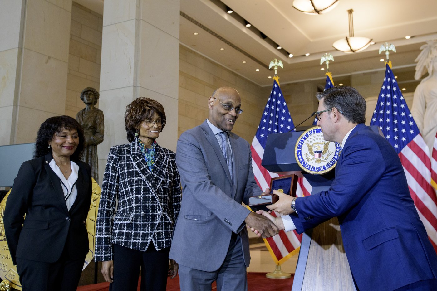 Black female WWII unit, 'Six Triple Eight,' receives congressional medal | iNFOnews.ca Black female WWII unit, 'Six Triple Eight,' receives congressional medal | iNFOnews.ca