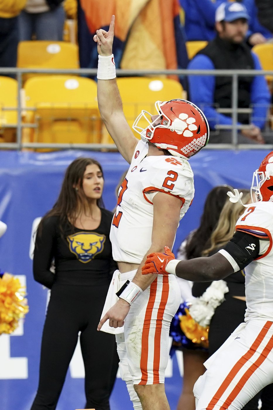 Klubnik's late touchdown run helps No. 17 Clemson escape with a 24-20 win over Pitt | iNFOnews.ca Klubnik's late touchdown run helps No. 17 Clemson escape with a 24-20 win over Pitt | iNFOnews.ca