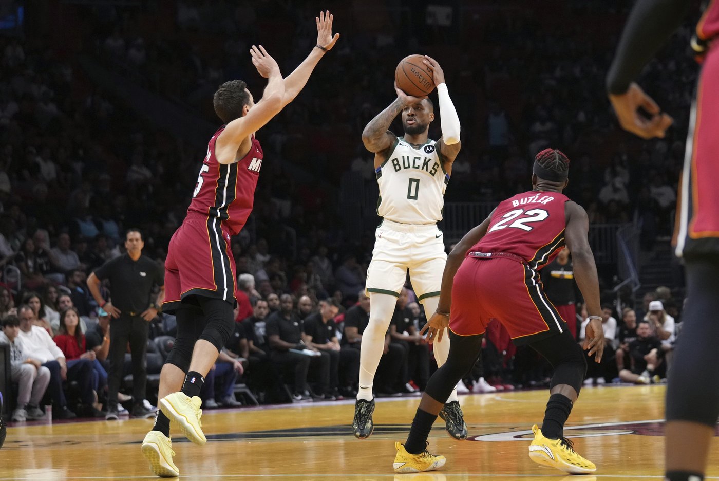 Lillard scores 37 points and Giannis-less Bucks hold off Heat 106-103 to move to 3-0 in Cup play | iNFOnews.ca Lillard scores 37 points and Giannis-less Bucks hold off Heat 106-103 to move to 3-0 in Cup play | iNFOnews.ca