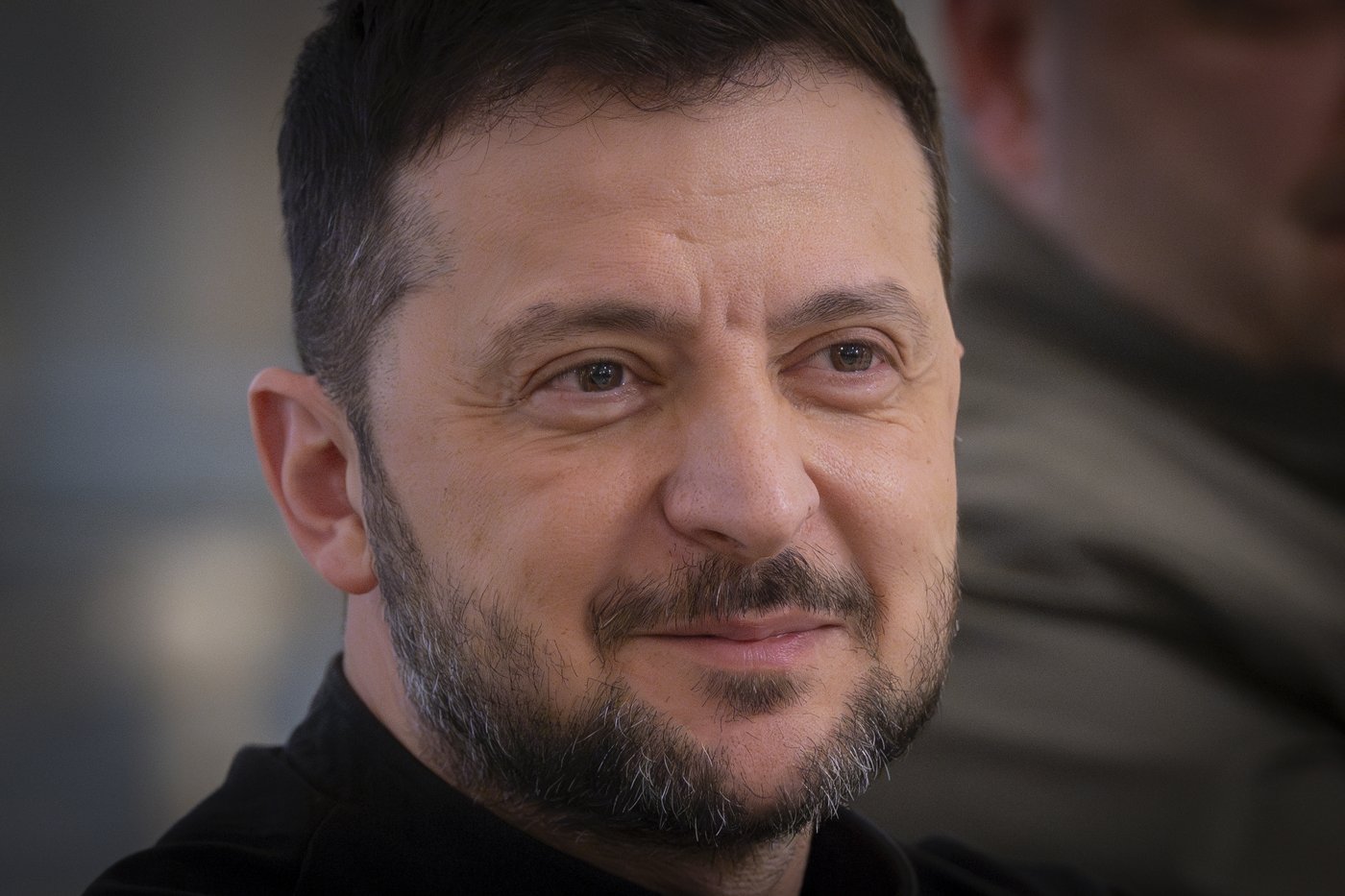 Zelenskyy, Macron discuss Western troop deployment in Ukraine before German defense chief visits | iNFOnews.ca