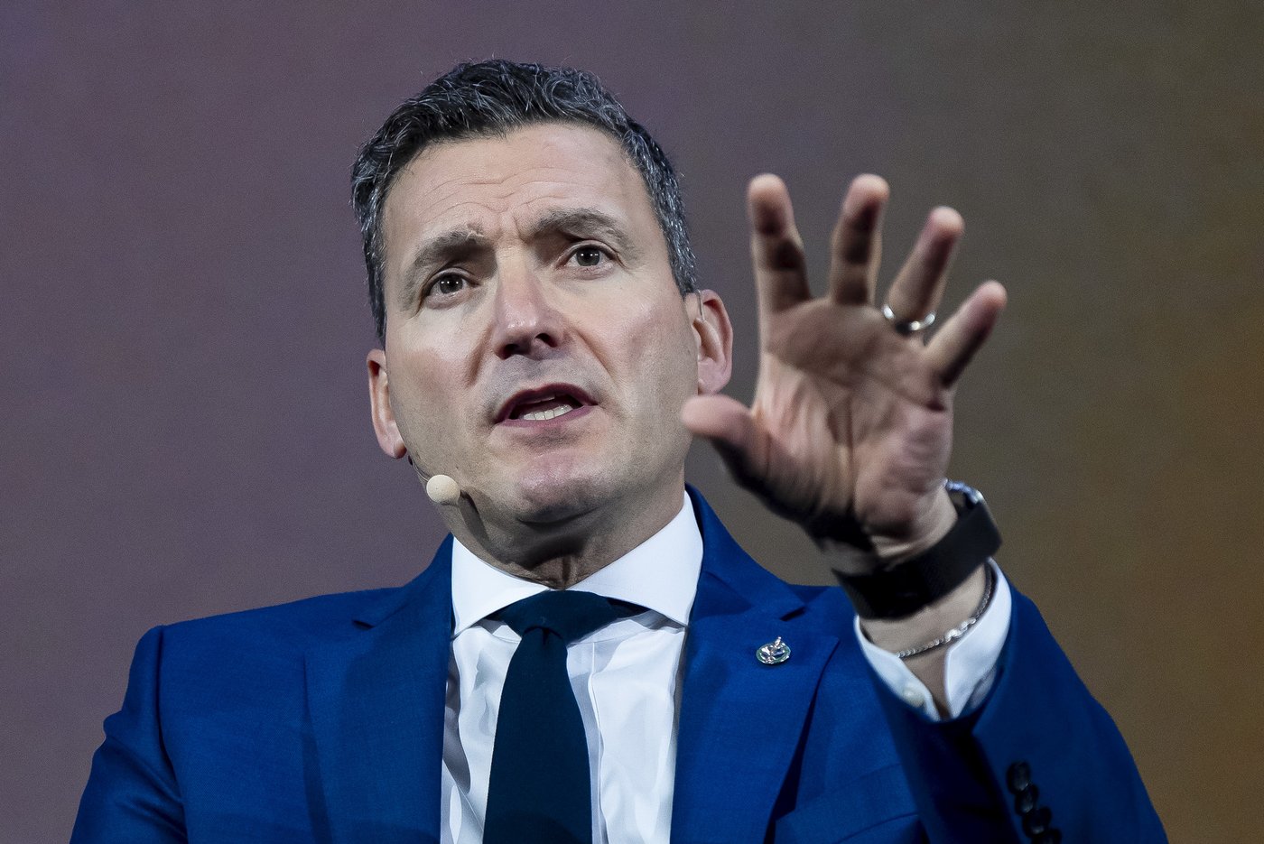 AI minister considering adding age restrictions on chatbot access to privacy bill | iNFOnews.ca