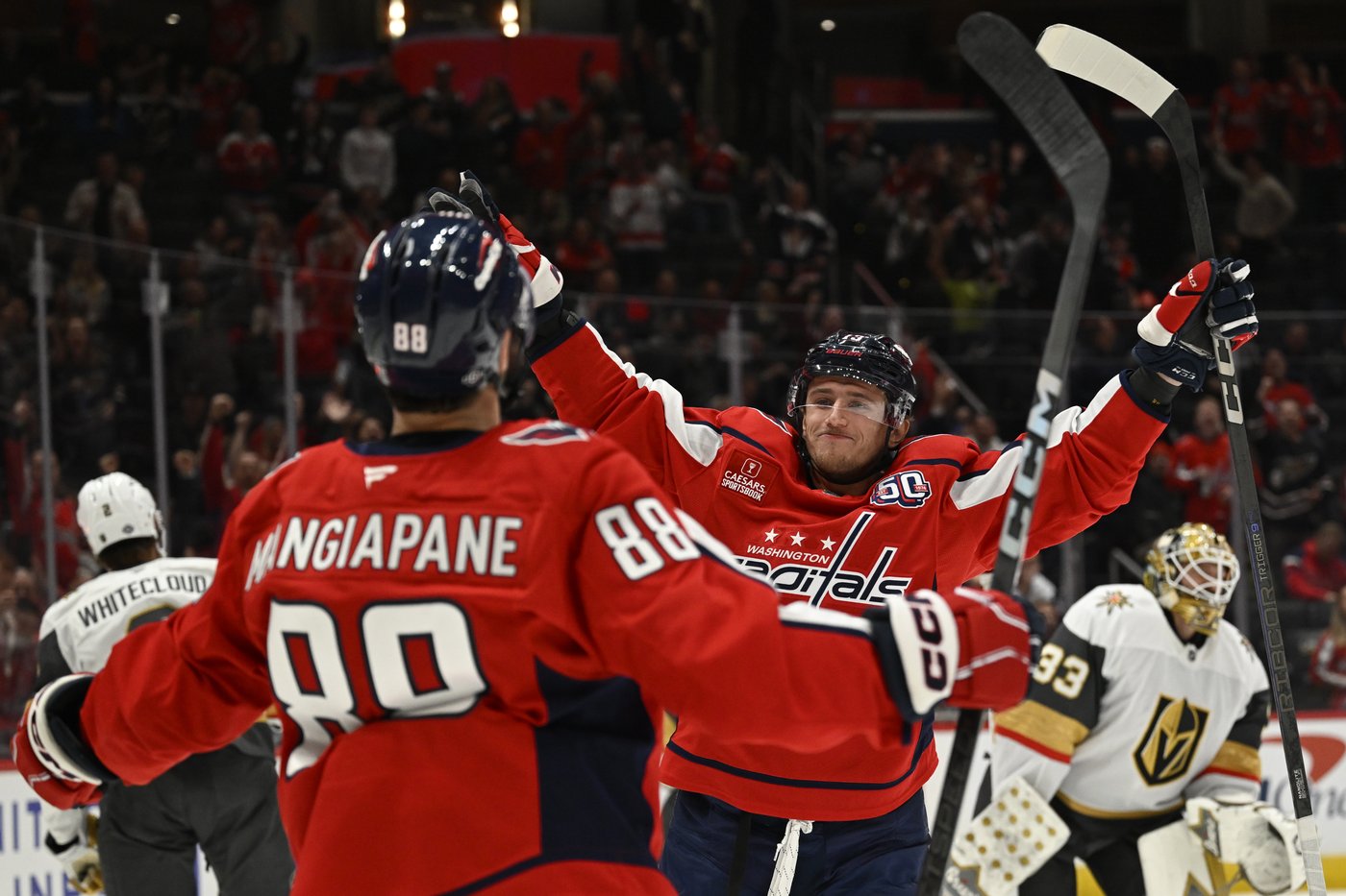 Capitals end the Golden Knights' season-opening winning streak at 3 with a 4-2 victory | iNFOnews.ca Capitals end the Golden Knights' season-opening winning streak at 3 with a 4-2 victory | iNFOnews.ca