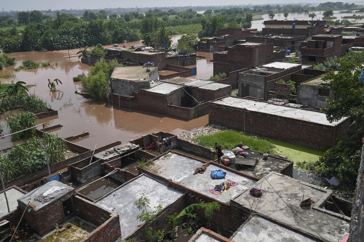 Floods displace nearly 250,000 people and affect 1.2 million in eastern Pakistan | iNFOnews.ca Floods displace nearly 250,000 people and affect 1.2 million in eastern Pakistan | iNFOnews.ca