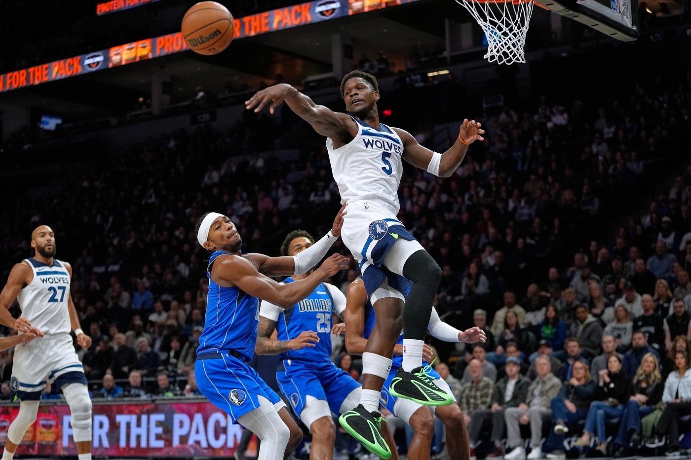 Timberwolves win for the 5th time in 6 games, beating the short-handed Mavericks 120-96 | iNFOnews.ca
