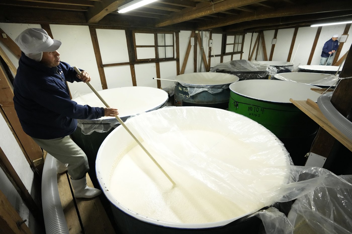 Japan's famous sake joins UNESCO's cultural heritage list, a boost to brewers and enthusiasts | iNFOnews.ca