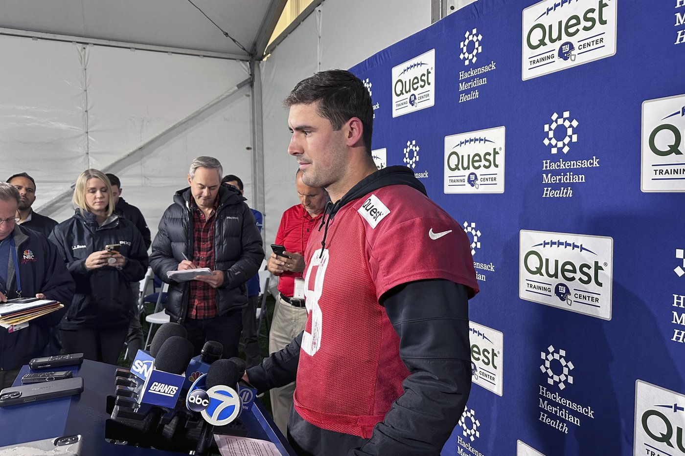 Giants release quarterback Daniel Jones just days after benching him | iNFOnews.ca Giants release quarterback Daniel Jones just days after benching him | iNFOnews.ca