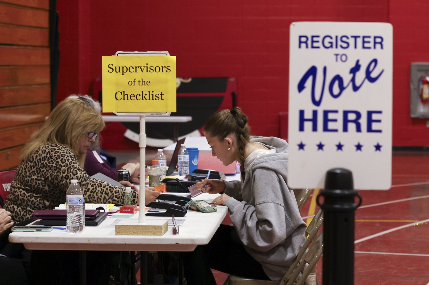 Federal judge will wait to rule on an effort to block Trump's executive order on elections | iNFOnews.ca