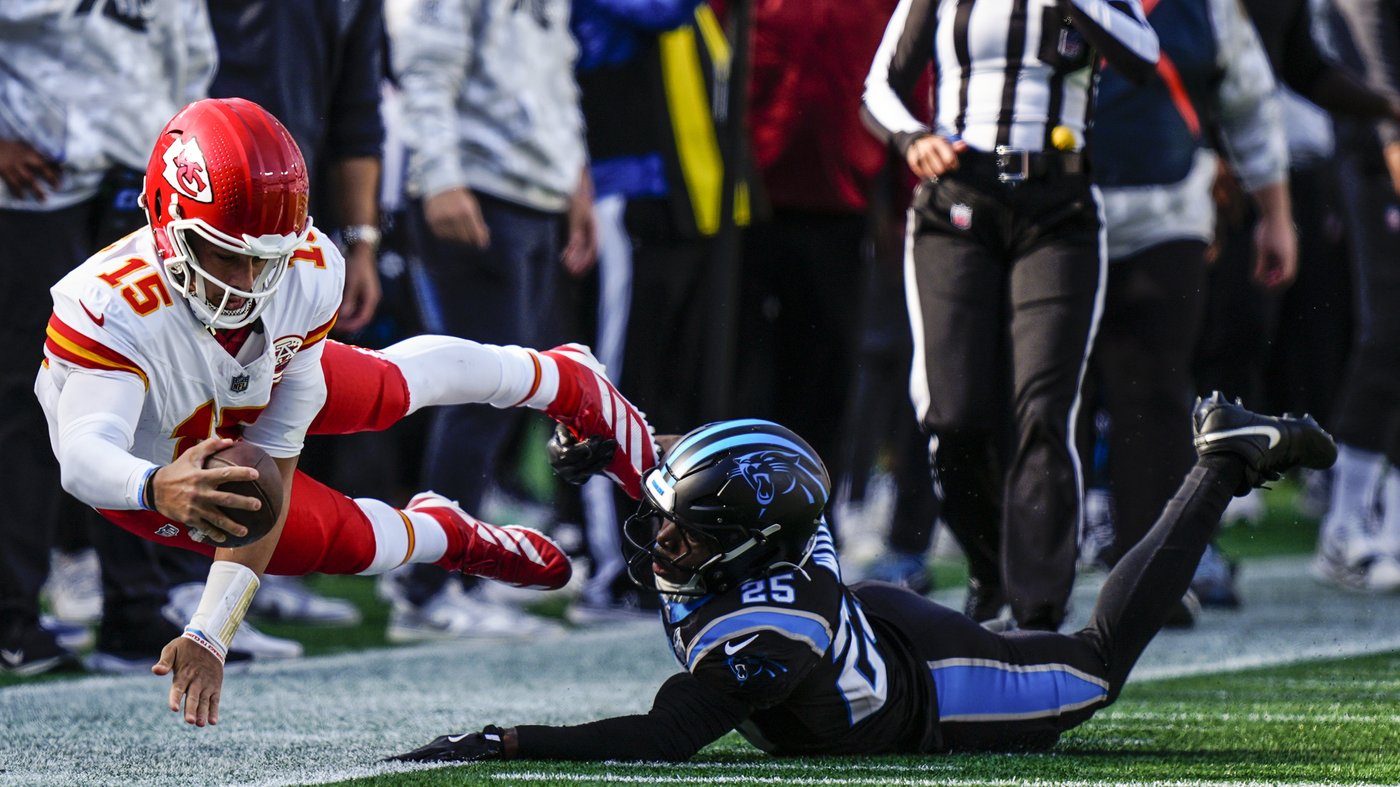 Patrick Mahomes and Chiefs win at the buzzer again, topping Panthers 30-27 on Shrader's field goal | iNFOnews.ca Patrick Mahomes and Chiefs win at the buzzer again, topping Panthers 30-27 on Shrader's field goal | iNFOnews.ca